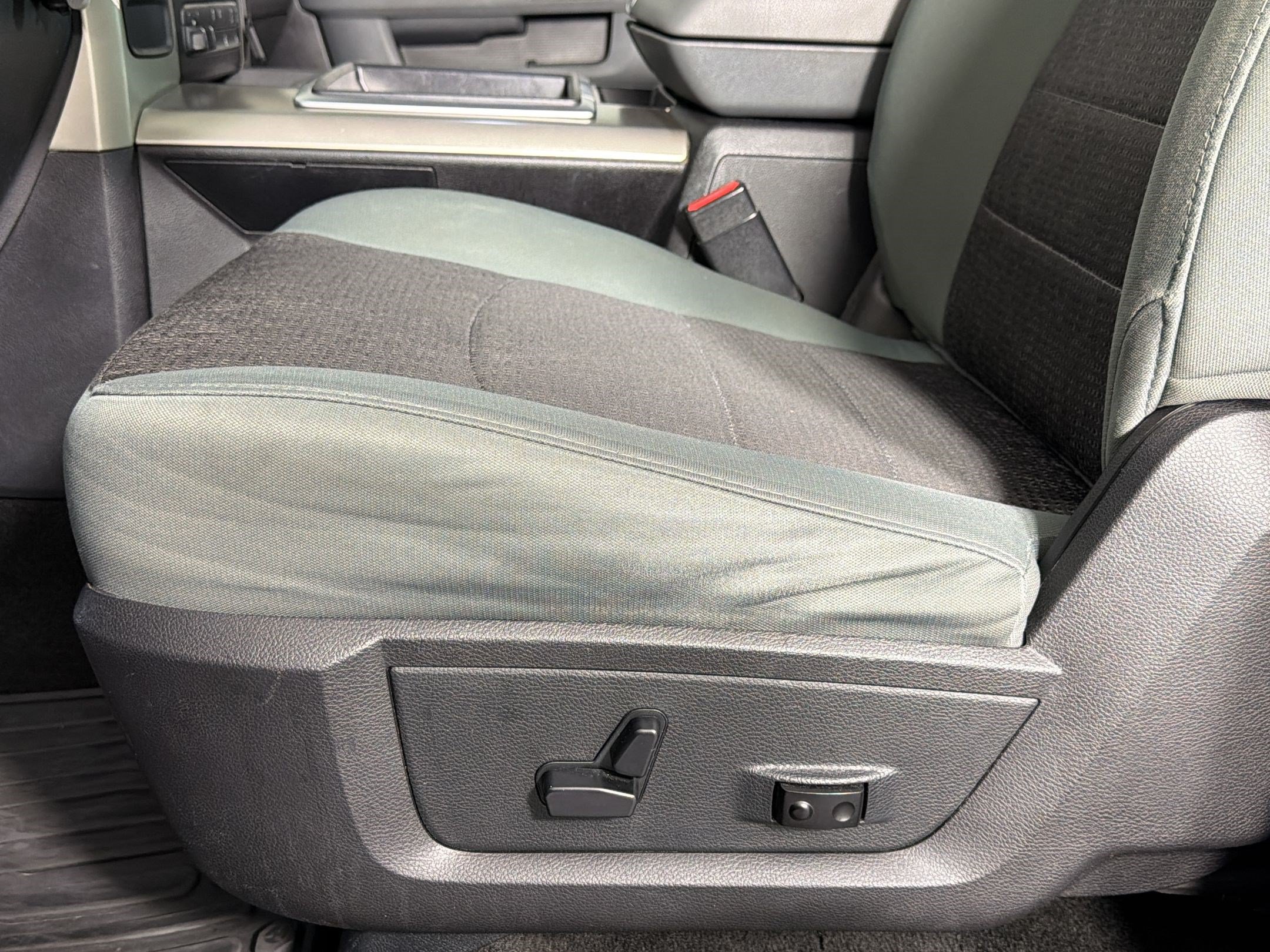 Used 2015 RAM 1500 Outdoorsman RWD image 13