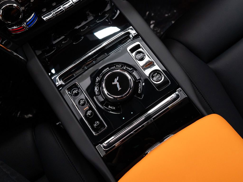 Used 2026 Rolls-Royce Cullinan AWD/4WD image 39