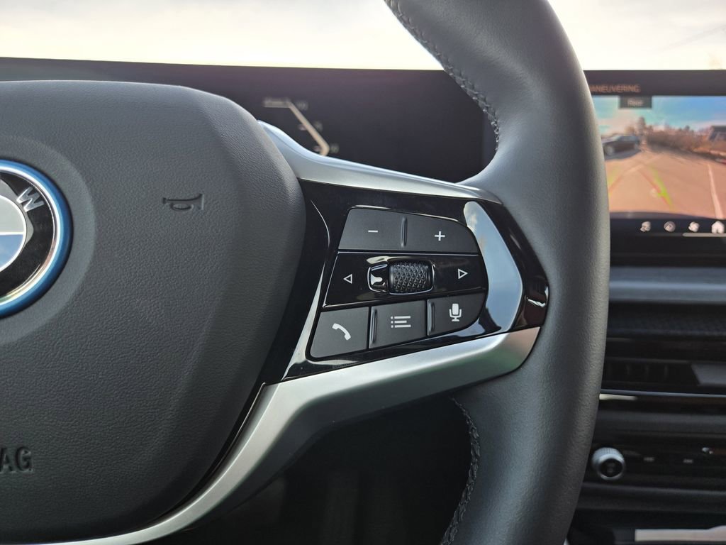 Certified 2025 BMW i4 xDrive40i w/ Parking Assistance Package image 32