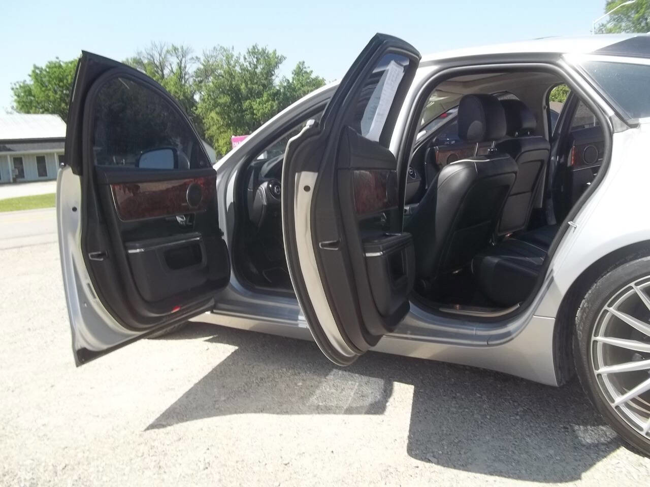 Used 2013 Jaguar XJ Base AWD 4dr Sedan image 9