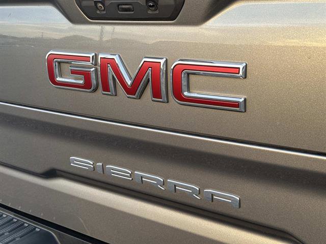 Used 2021 GMC Sierra 1500 SLT w/ SLT Premium Plus Package AWD/4WD image 6