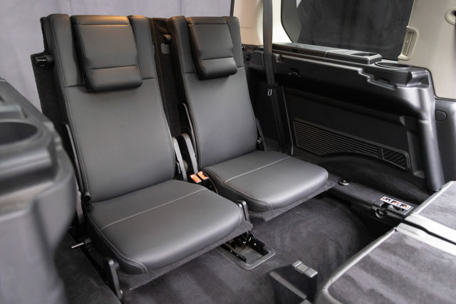 Used 2016 Land Rover LR4 HSE AWD/4WD image 12