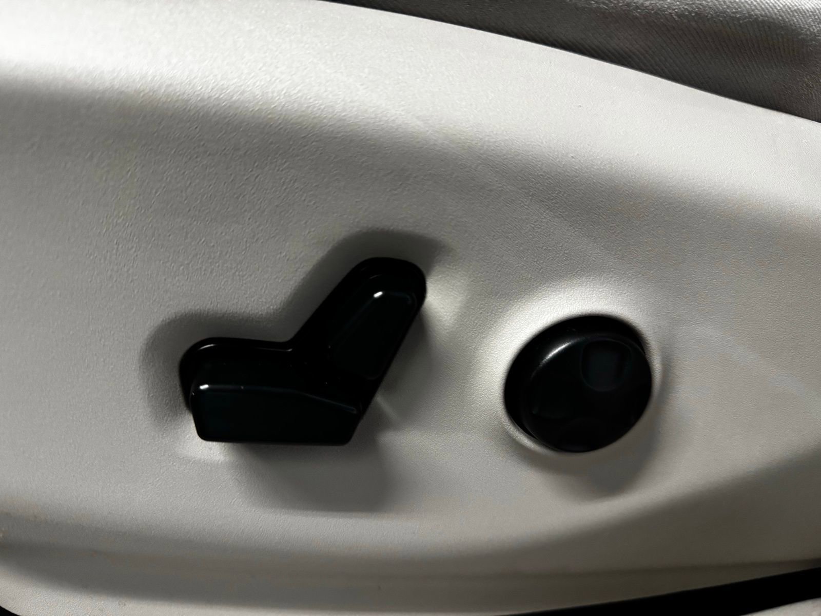 Used 2020 Chrysler Pacifica Limited image 23