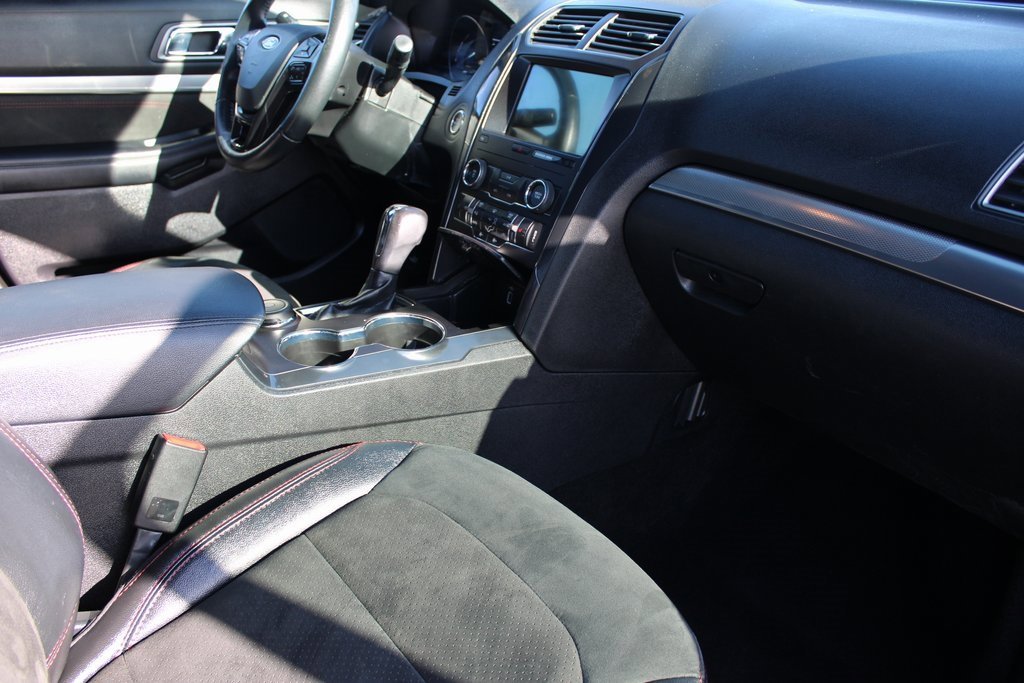 Used 2019 Ford Explorer XLT w/ Equipment Group 202A image 17