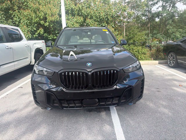 Used 2024 BMW X5 xDrive50e w/ Executive Package AWD/4WD image 2