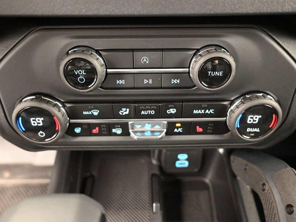 New 2025 Ford Bronco Badlands image 28