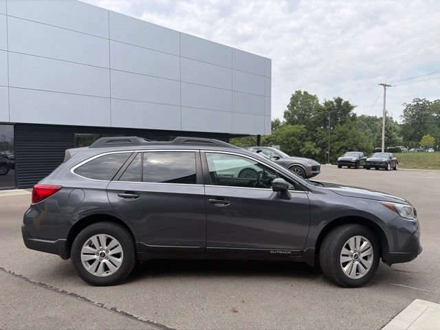 Used 2019 Subaru Outback 2.5i Premium w/ Popular Package #2 AWD/4WD image 2