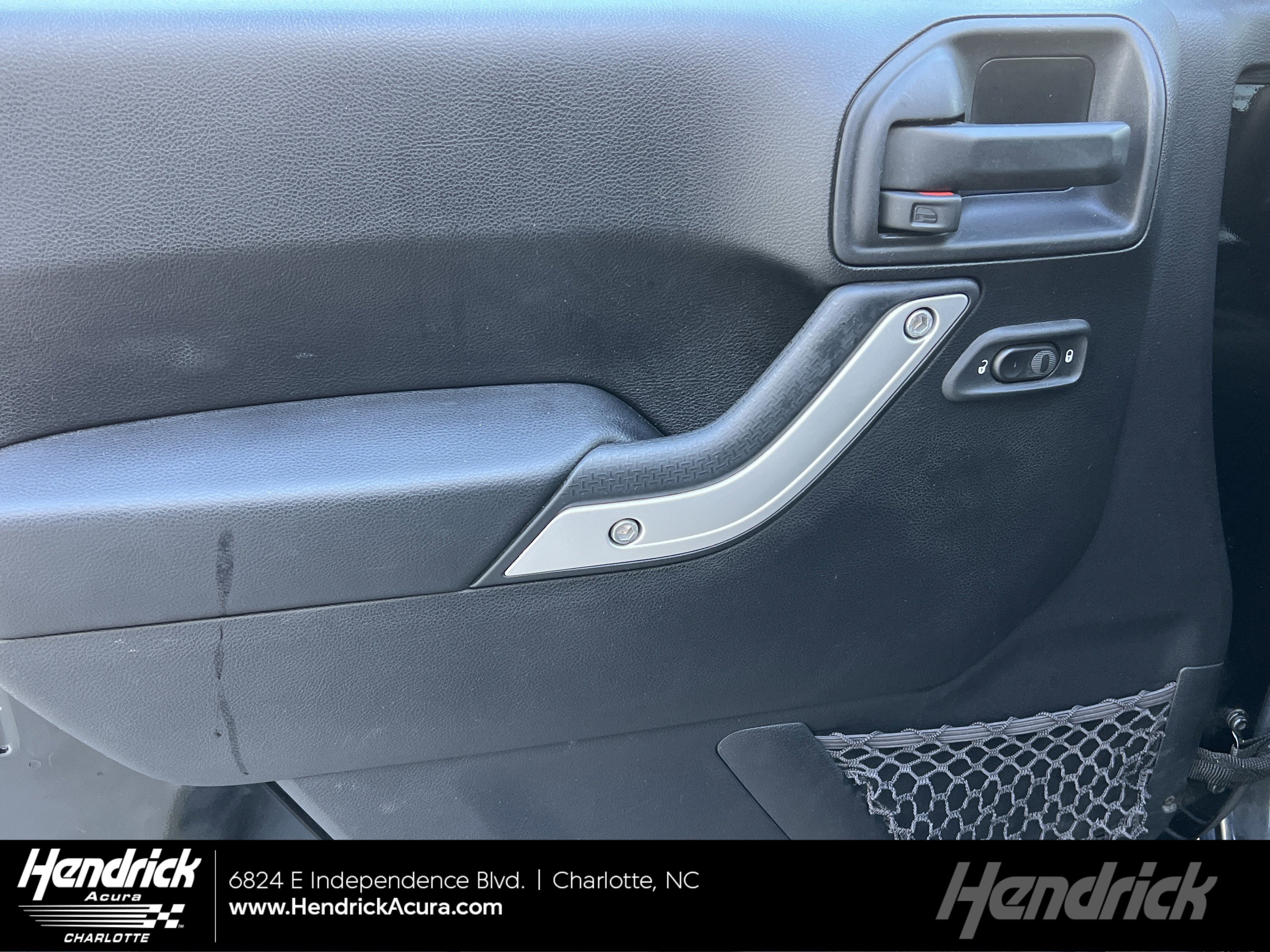 Used 2016 Jeep Wrangler Unlimited Rubicon w/ Connectivity Group image 1