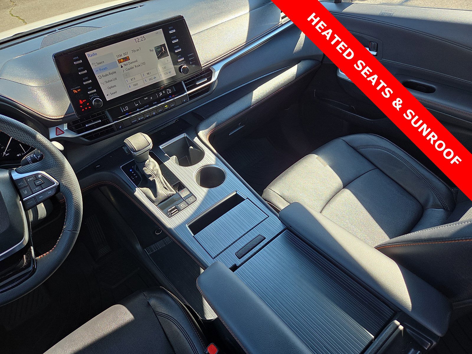 Used 2023 Toyota Sienna XSE w/ XSE Plus Package image 14