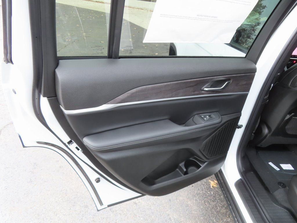 New 2025 Jeep Grand Cherokee L Limited w/ Trailer Tow Package image 25