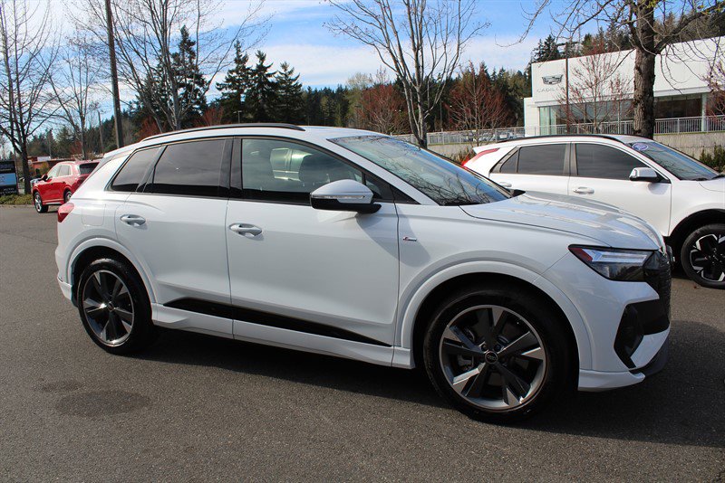 Used 2025 Audi Q4 e-tron Premium Plus w/ Premium Plus AWD/4WD image 7