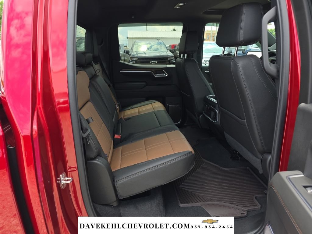 Used 2024 Chevrolet Silverado 1500 High Country w/ Technology Package AWD/4WD image 38