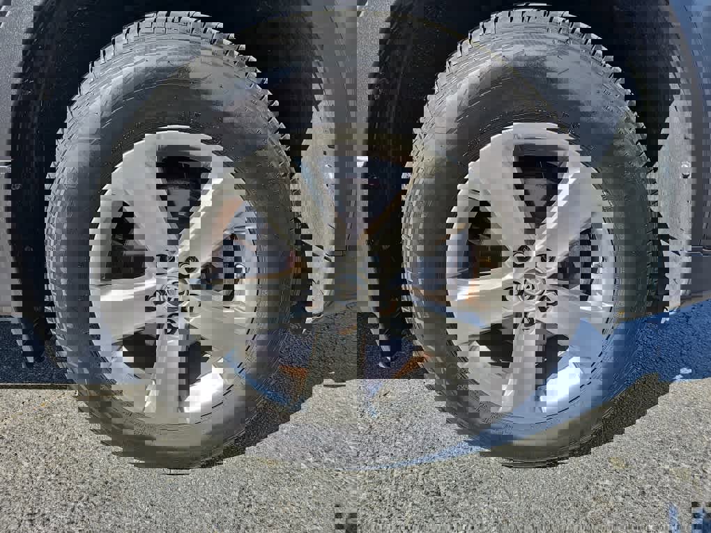 Used 2015 Toyota RAV4 XLE w/ Outdoor Package image 9