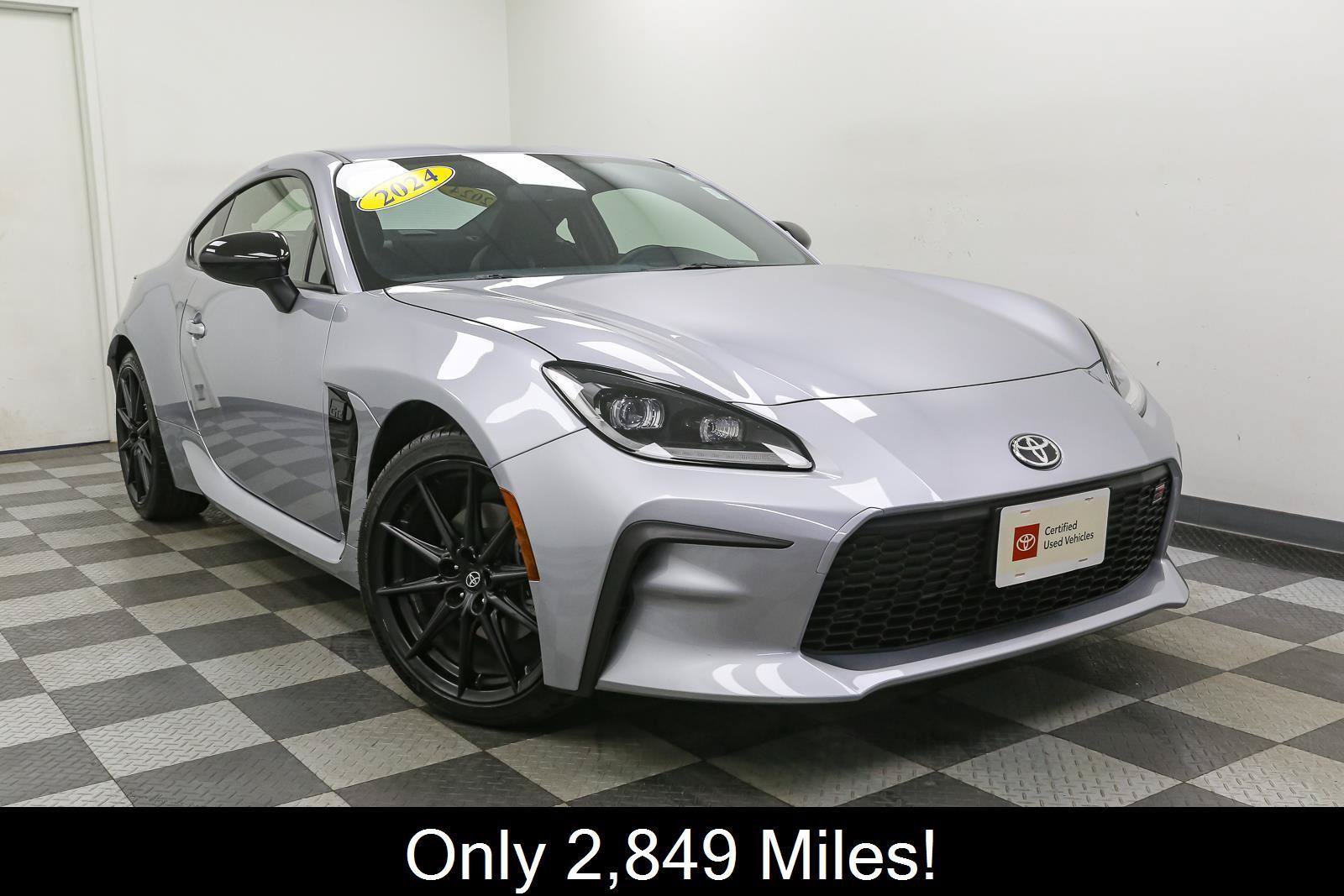 Certified 2024 Toyota GR86 Premium RWD image 3