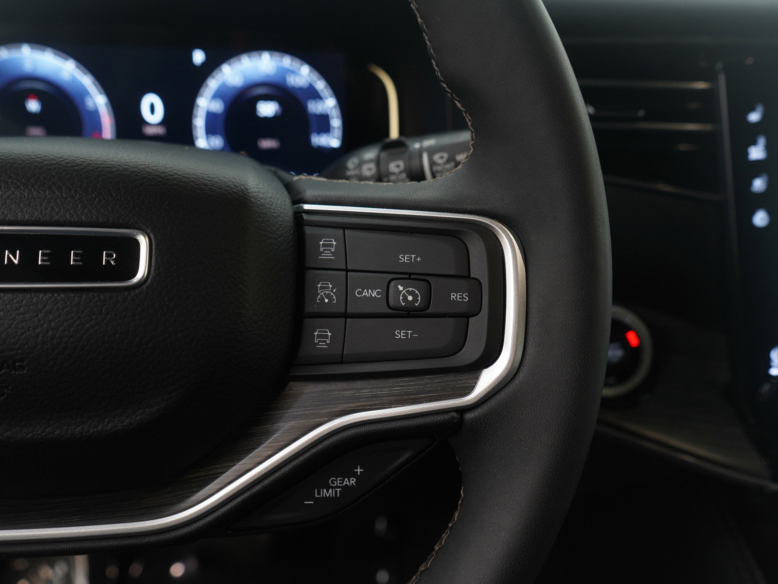 Used 2024 Jeep Wagoneer L Series III w/ Flexible Seating Group image 21