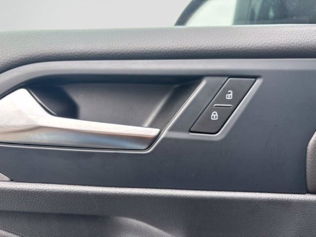 Used 2024 Volkswagen Jetta SE FWD image 13
