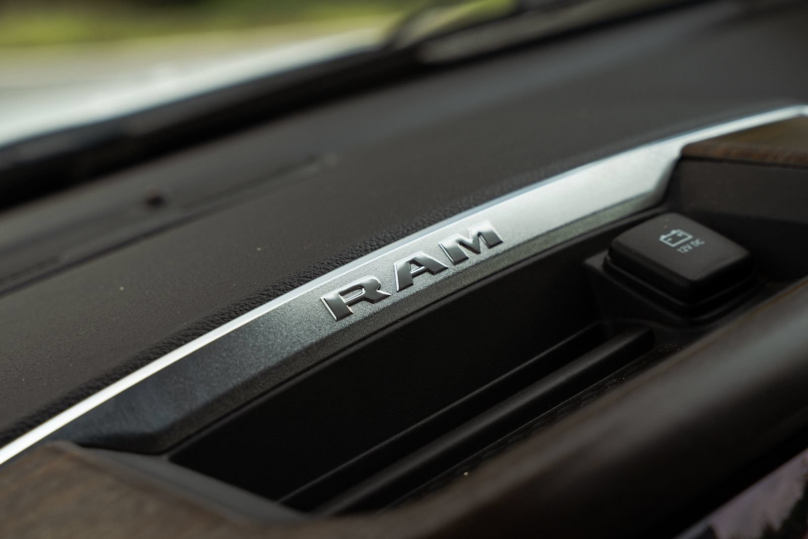 Used 2022 RAM 1500 Laramie AWD/4WD image 39