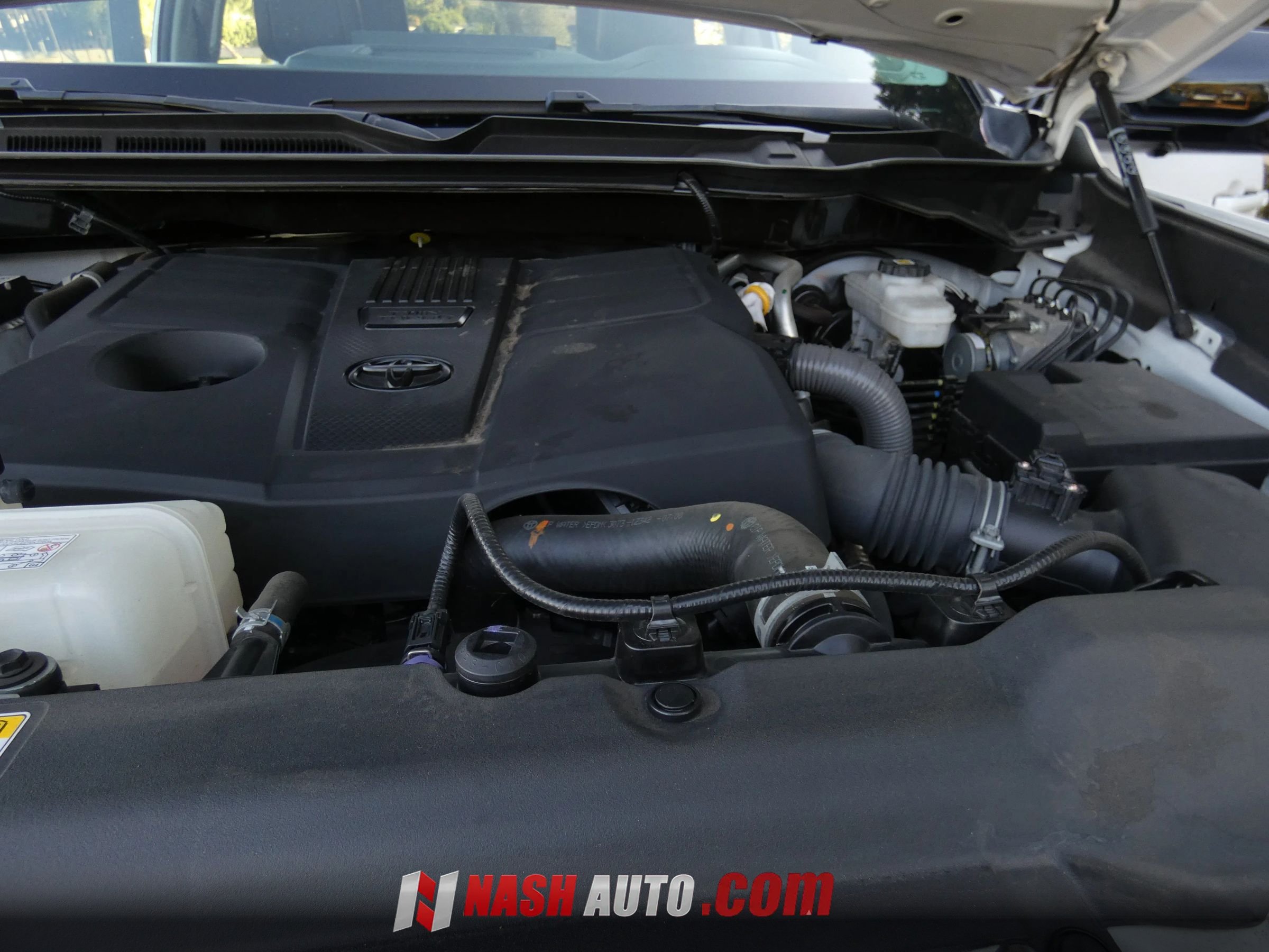 Used 2024 Toyota Tundra Limited AWD/4WD image 91