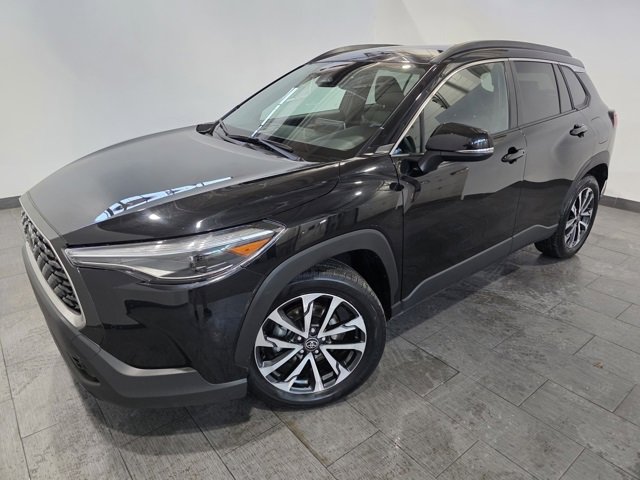 Used 2025 Toyota Corolla Cross XLE image 1