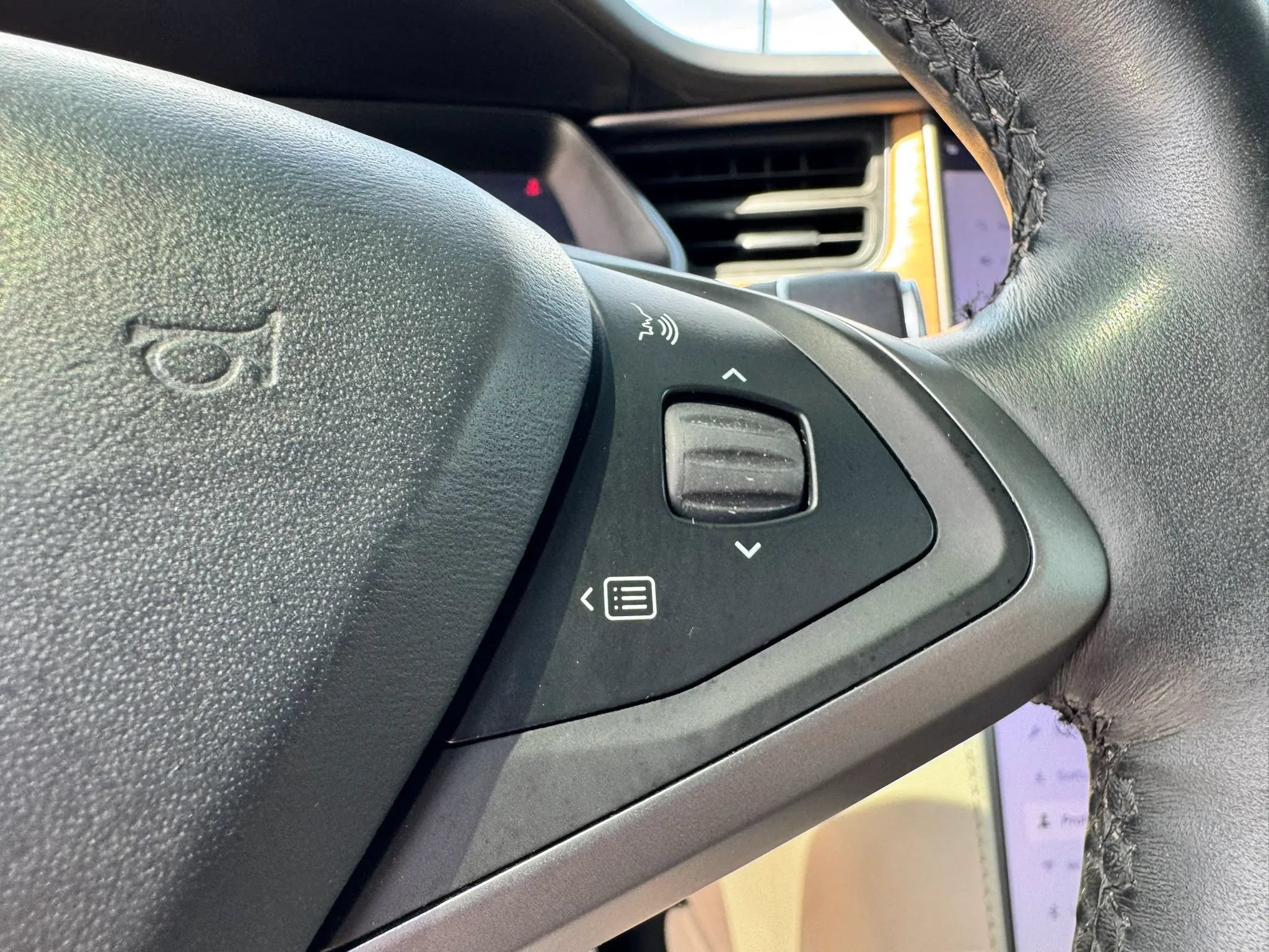 Used 2019 Tesla Model X Performance AWD/4WD image 32