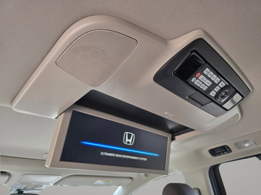Used 2016 Honda Odyssey Touring Elite image 5