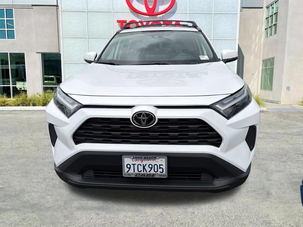 Used 2025 Toyota RAV4 XLE AWD/4WD image 3
