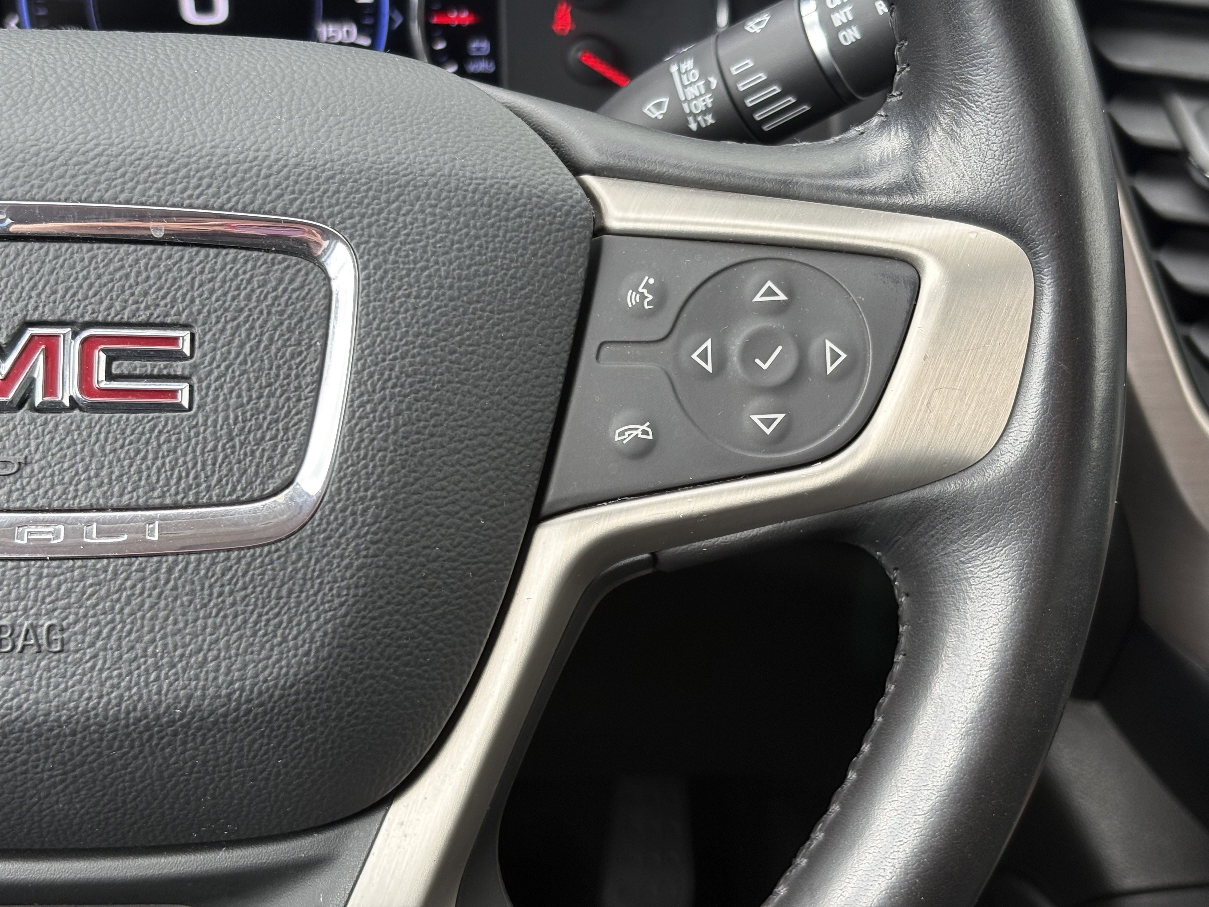 Used 2020 GMC Acadia Denali w/ Denali Ultimate Package image 18