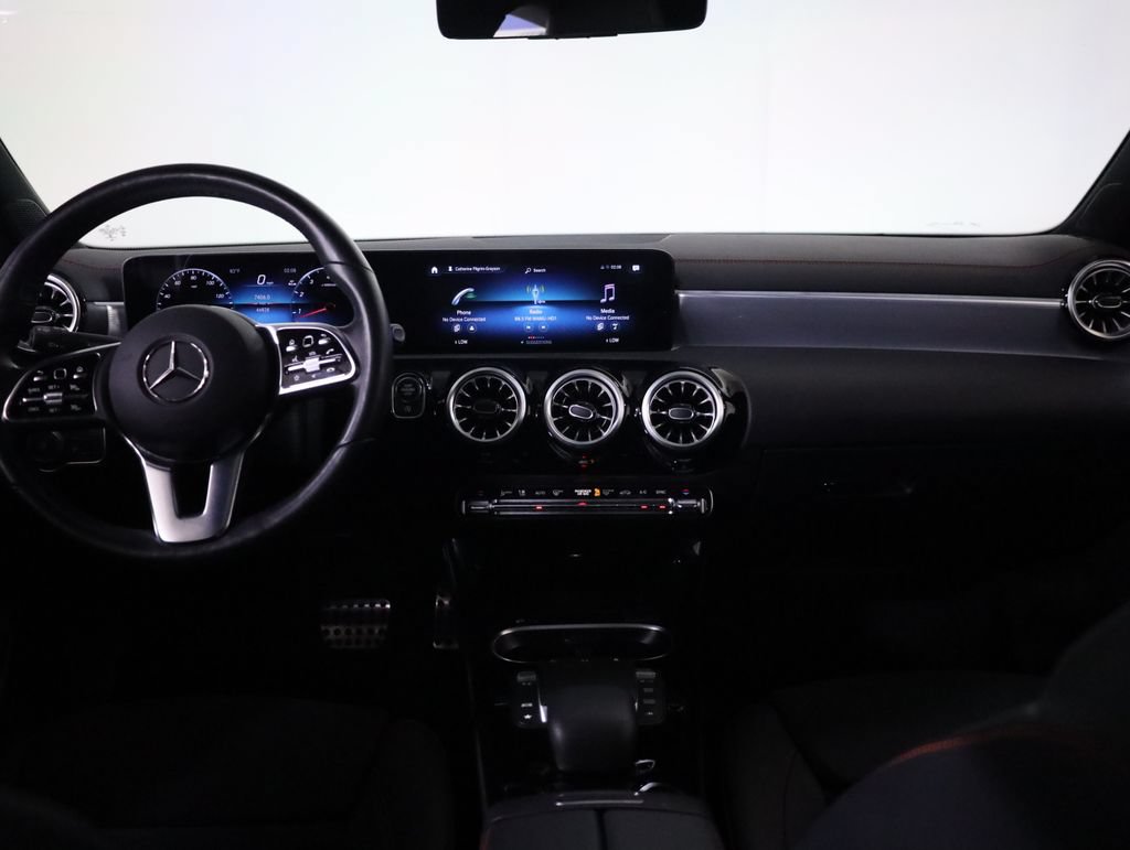 Used 2023 Mercedes-Benz CLA 250 4MATIC image 40
