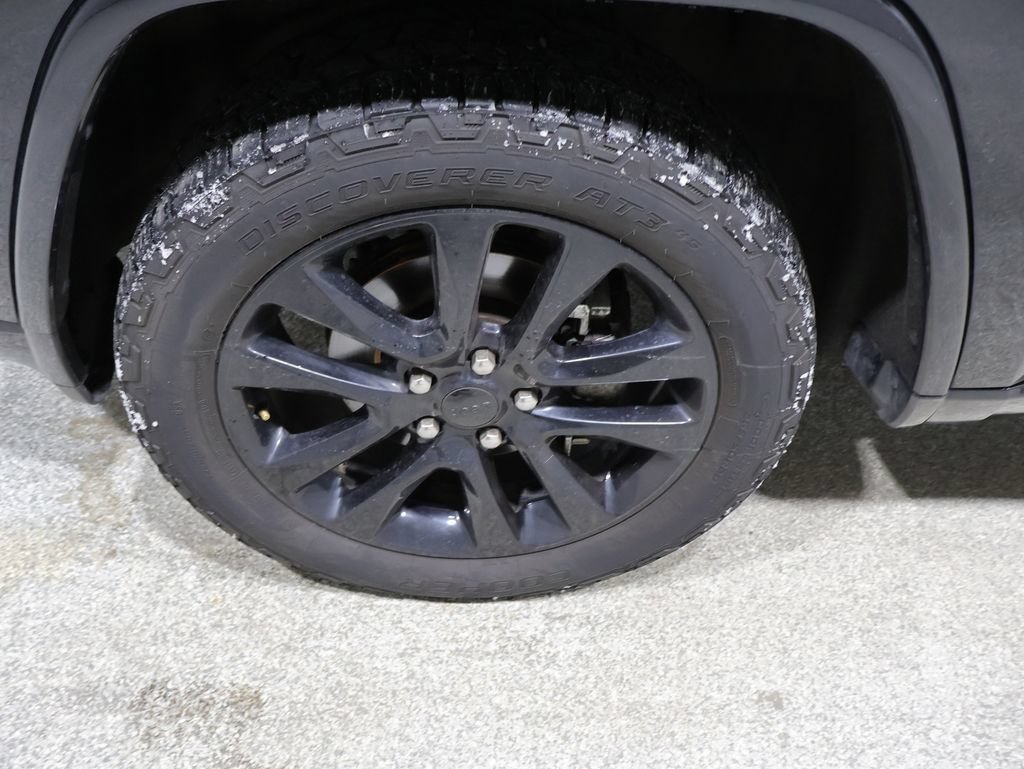 Used 2019 Jeep Grand Cherokee Altitude AWD/4WD image 17