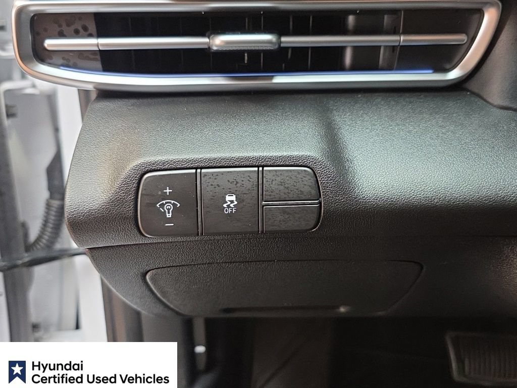 Used 2025 Hyundai Elantra SEL FWD image 25