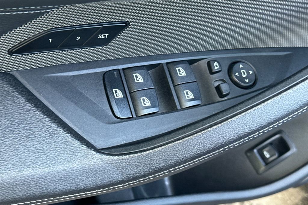 Used 2023 BMW i4 eDrive40 w/ M Sport Package image 11