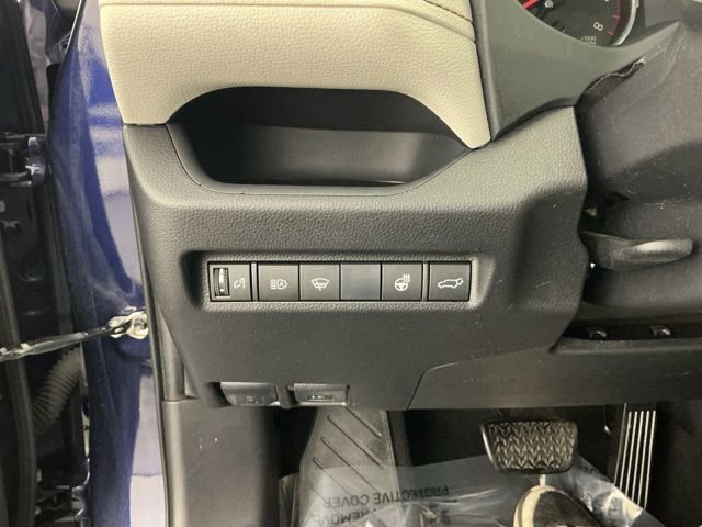 Used 2019 Toyota RAV4 XLE Premium w/ Cold Weather Package AWD/4WD image 27