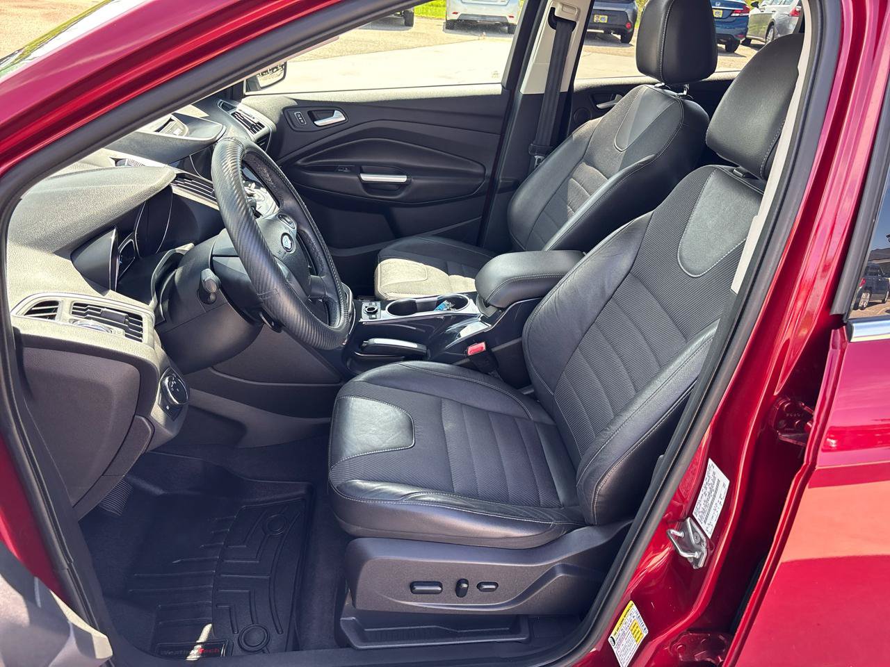 Used 2013 Ford Escape Titanium w/ Class II Trailer Tow Pkg AWD/4WD image 16