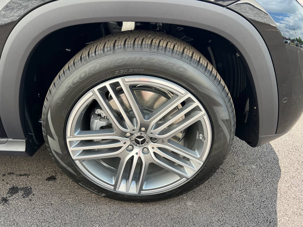 New 2026 Mercedes-Benz GLS 450 4MATIC image 38