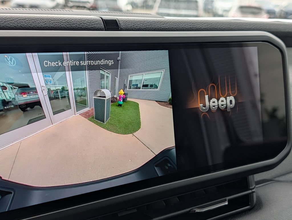 Used 2025 Jeep Gladiator Sport AWD/4WD image 21