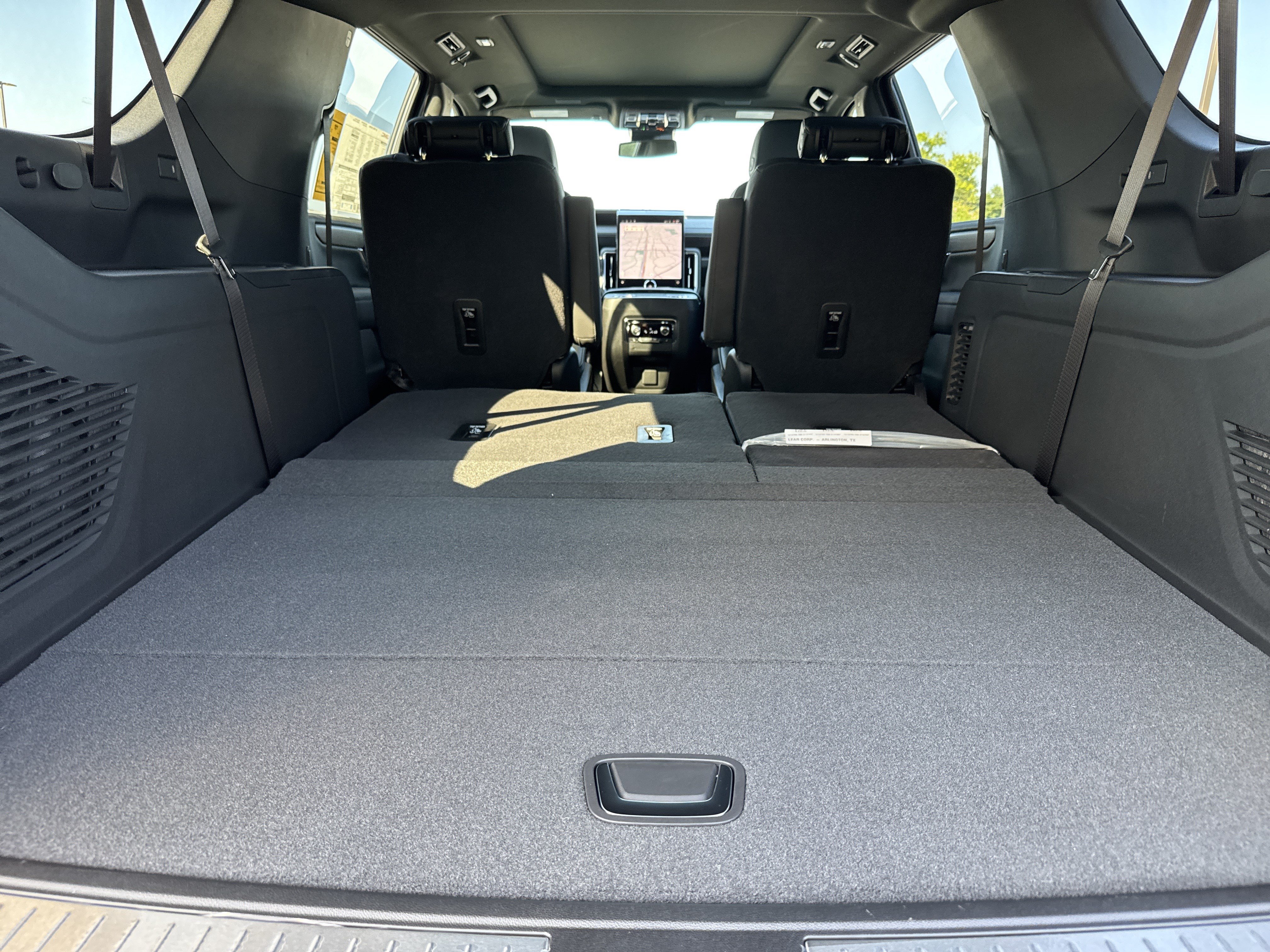 New 2026 GMC Yukon XL Denali w/ Sun & Power Step Package AWD/4WD image 36