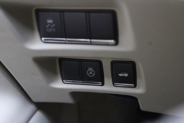 Used 2012 INFINITI M56 RWD image 20