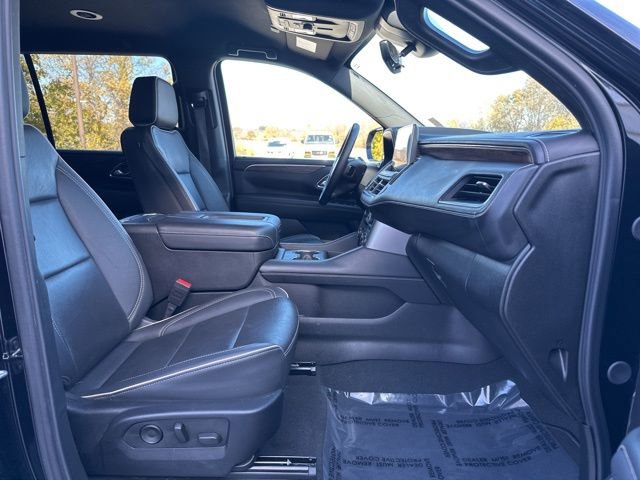 Used 2024 Chevrolet Suburban Premier image 31