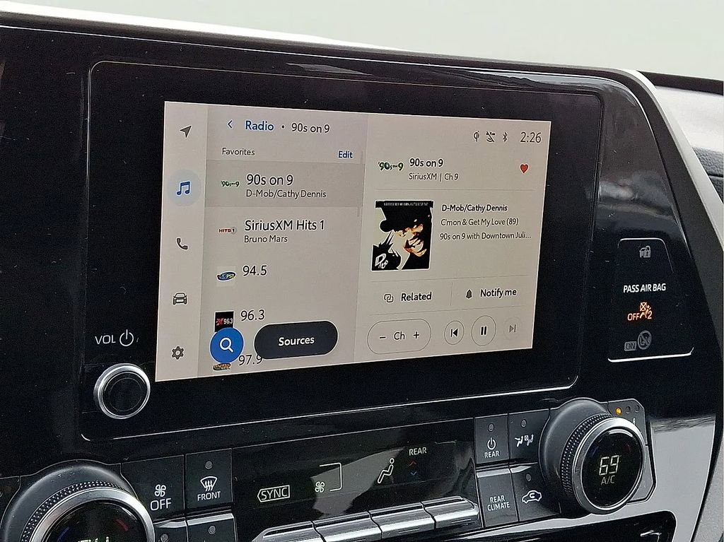 Used 2023 Toyota Highlander XLE image 23