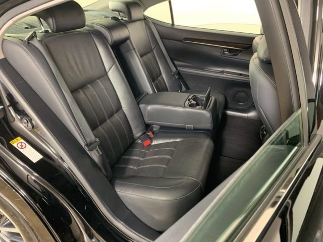 Used 2016 Lexus ES 350 w/ Luxury Package w/Wood Trim image 38