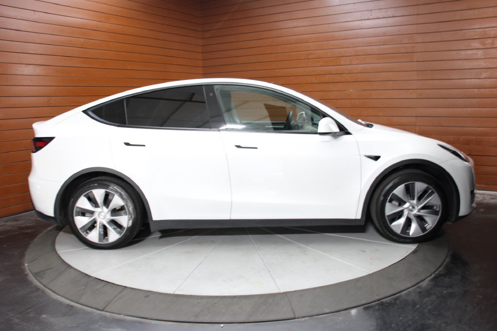 Used 2023 Tesla Model Y Long Range AWD/4WD image 21