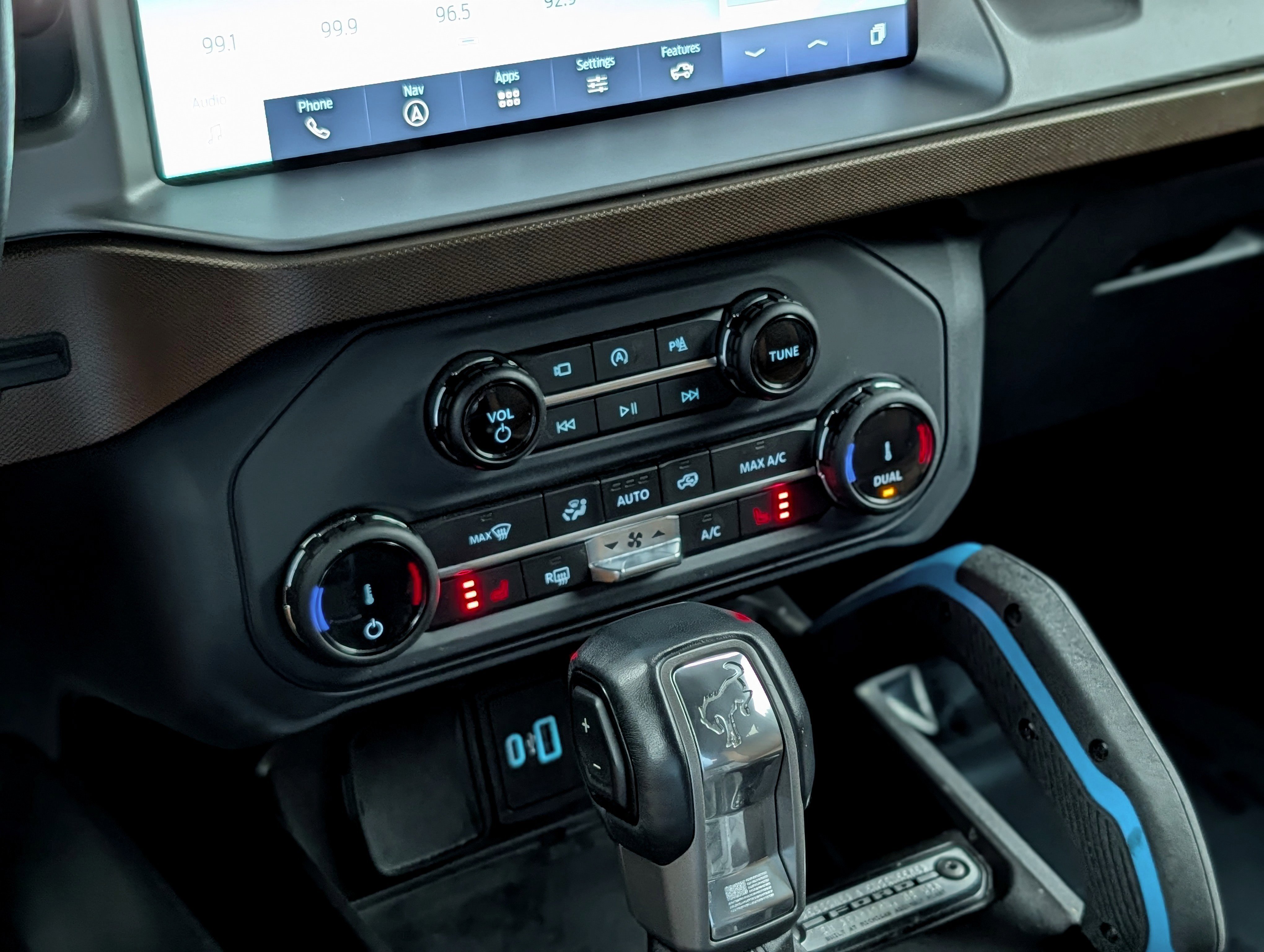 Used 2022 Ford Bronco Outer Banks image 16