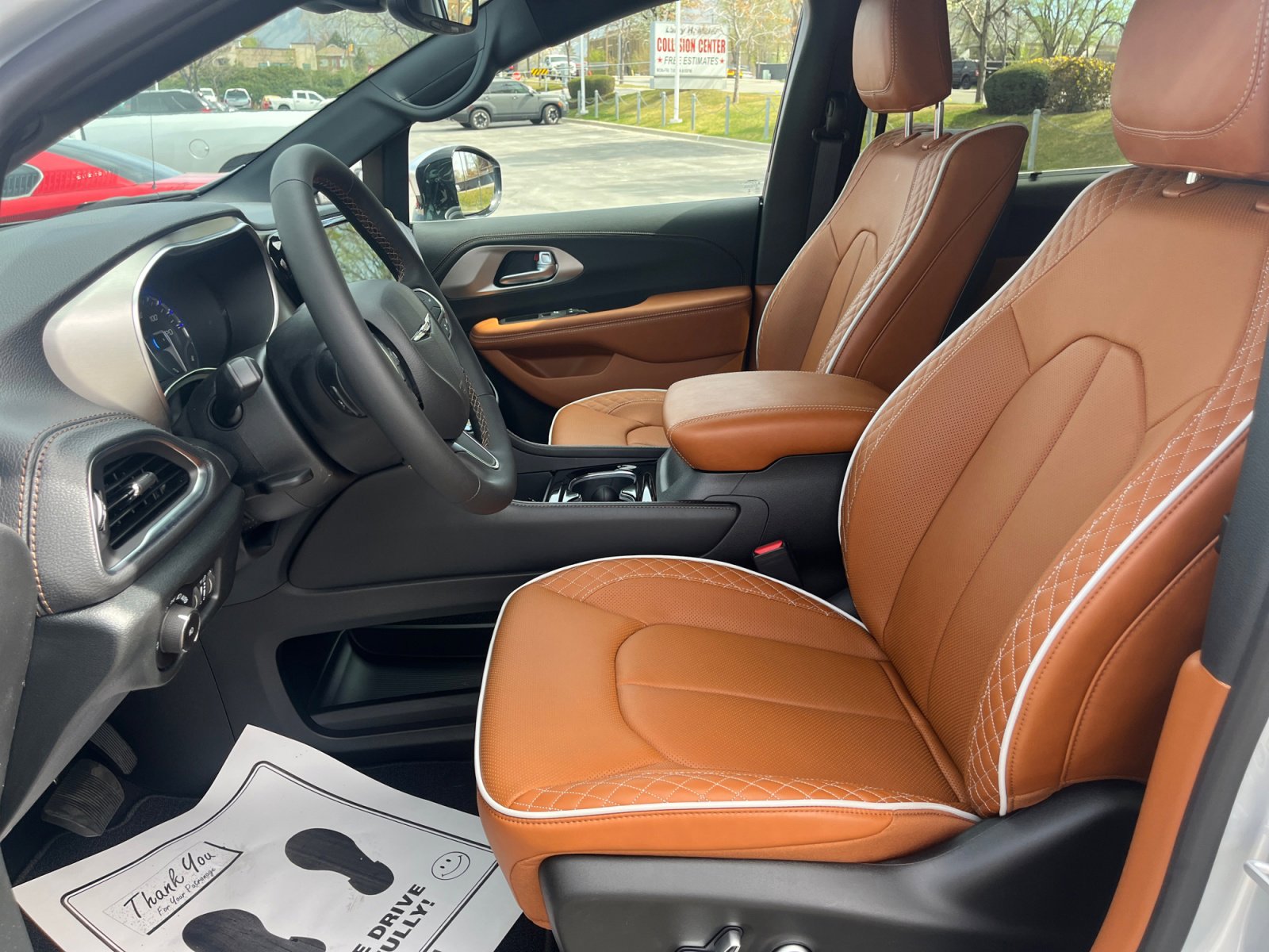 New 2026 Chrysler Pacifica Pinnacle image 12