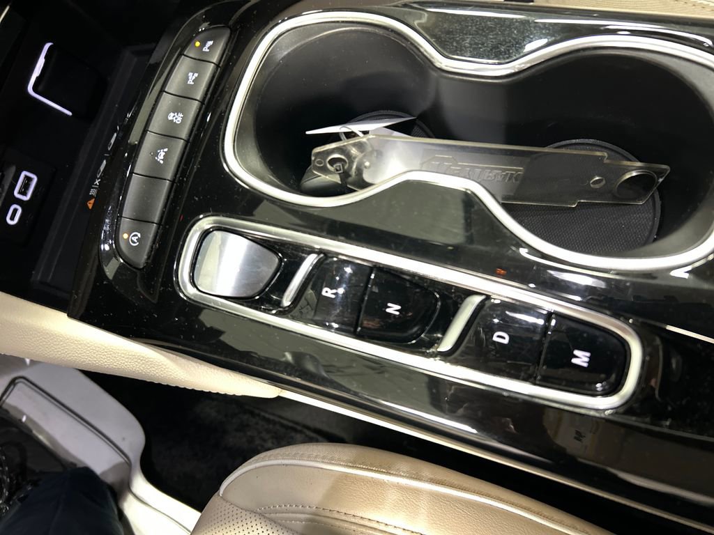 Used 2021 Buick Envision Avenir w/ Technology Package II image 20