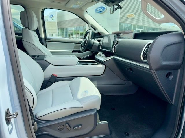 New 2027 Ford Expedition Max Platinum w/ Platinum Ultimate Package AWD/4WD image 8