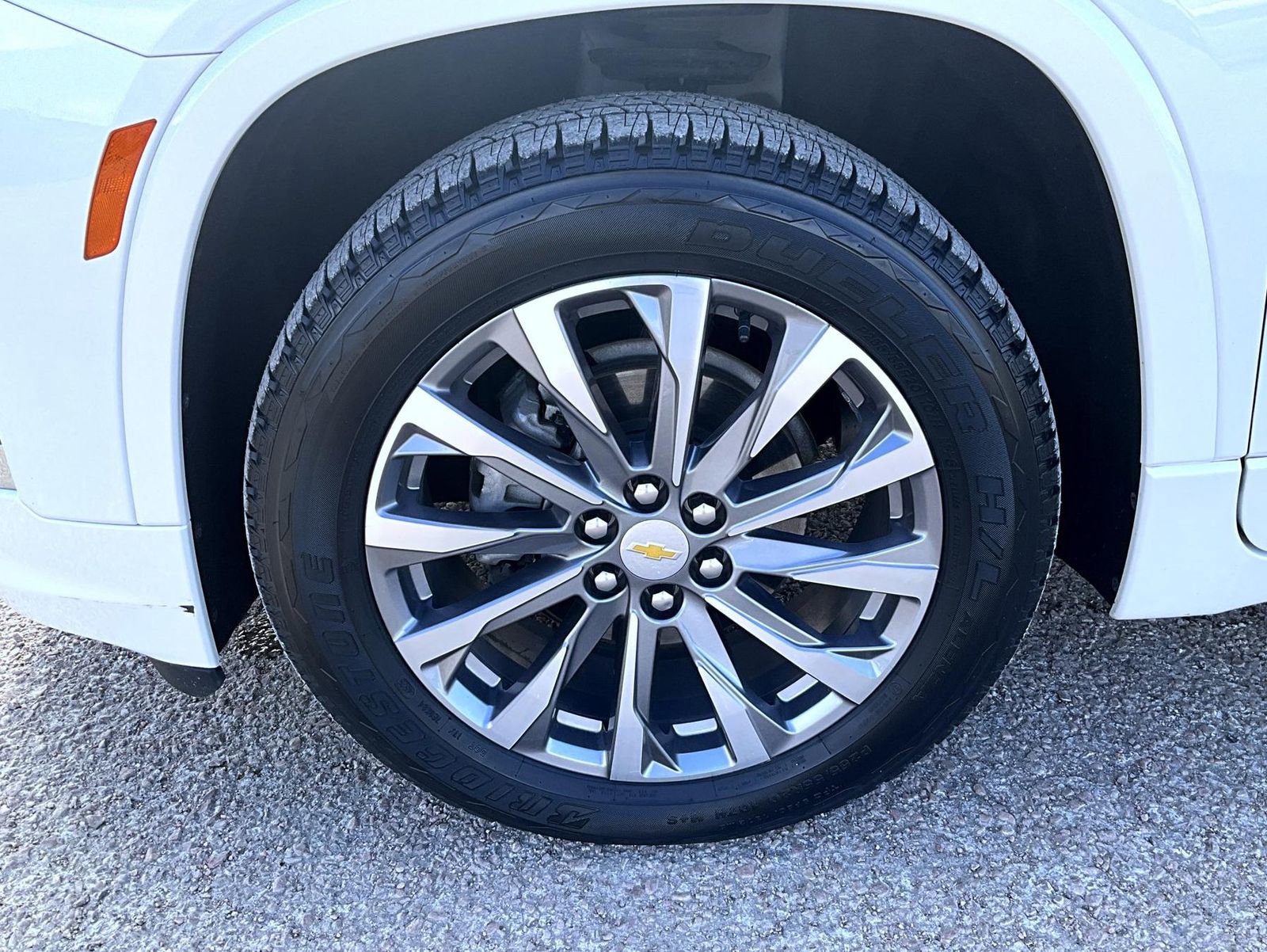 Used 2023 Chevrolet Traverse Premier AWD/4WD image 24