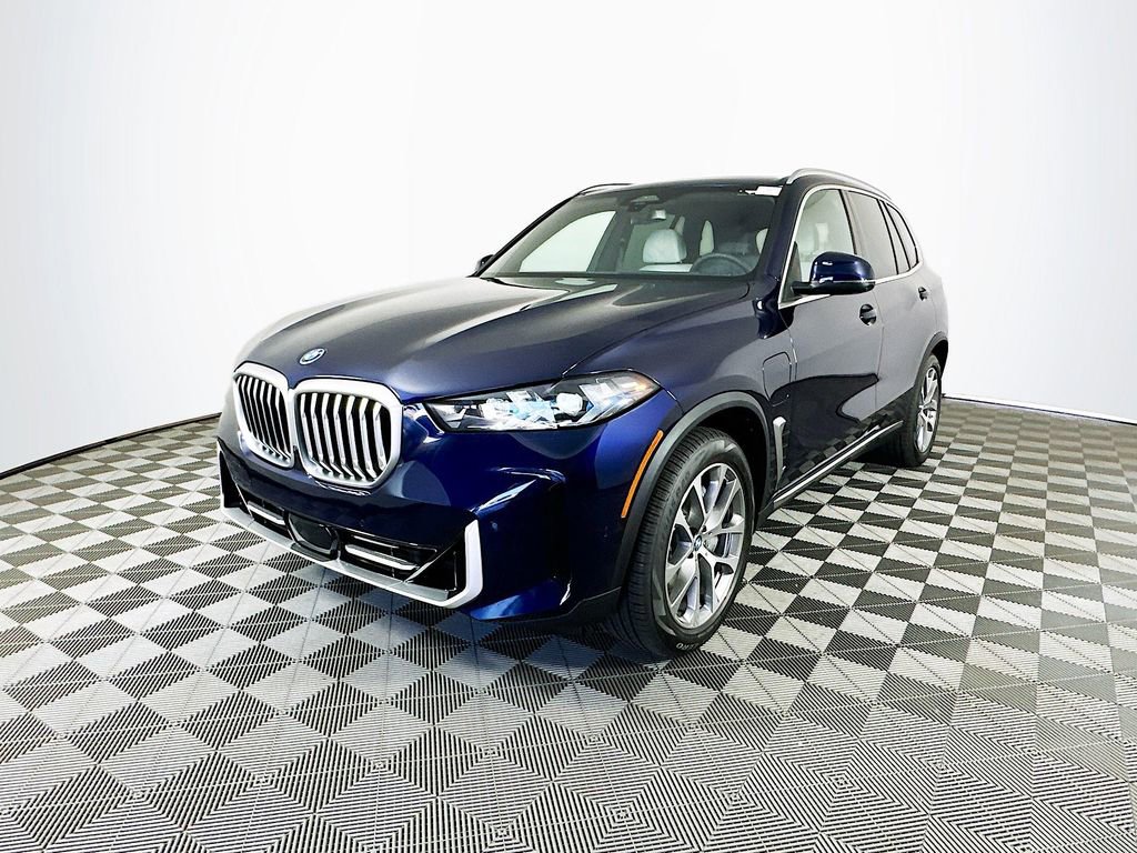 Used 2026 BMW X5 xDrive50e w/ Premium Package image 4