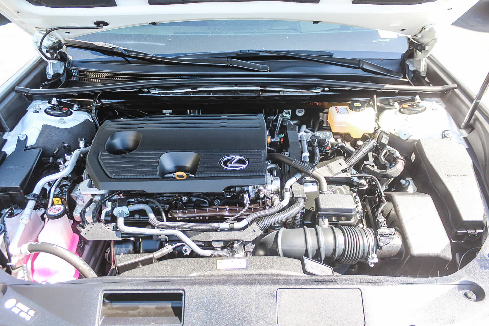 Used 2025 Lexus ES 300h w/ Premium Package FWD image 29