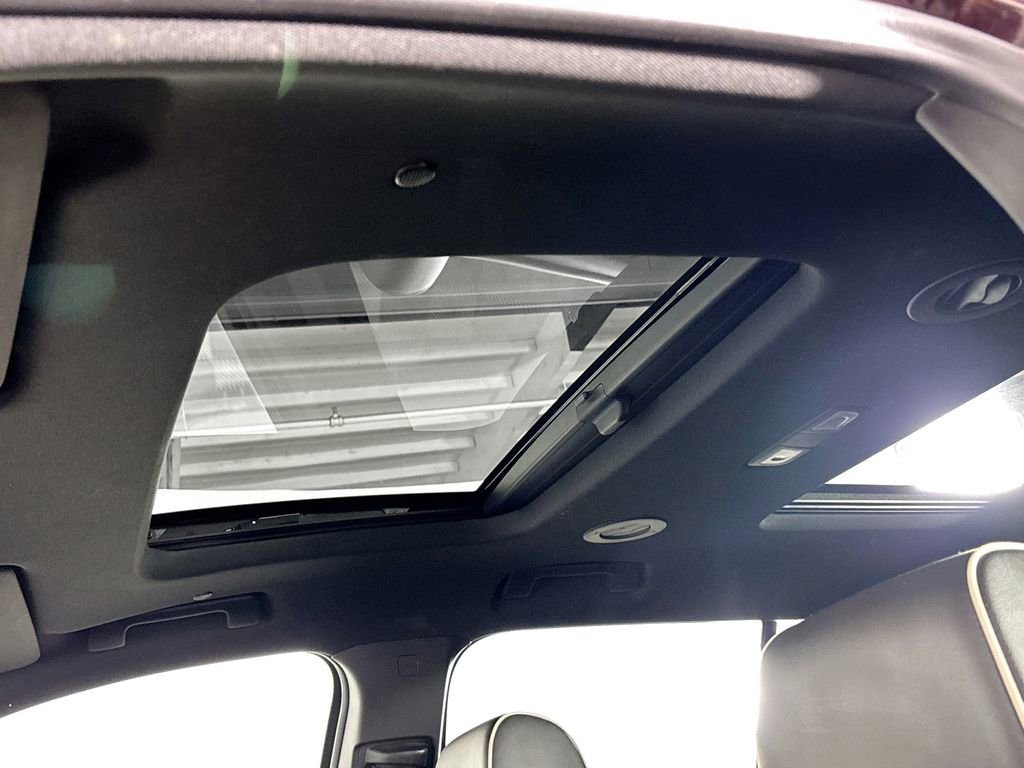 Used 2023 Chevrolet Traverse Premier image 19