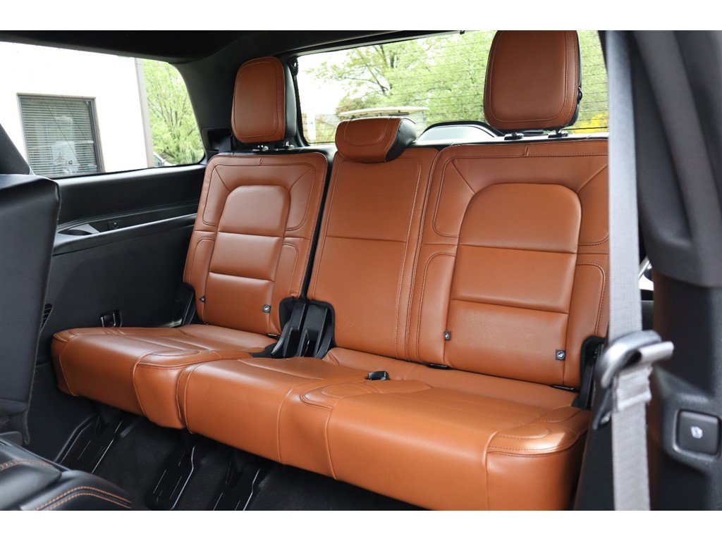 Used 2019 Lincoln Navigator Reserve image 17